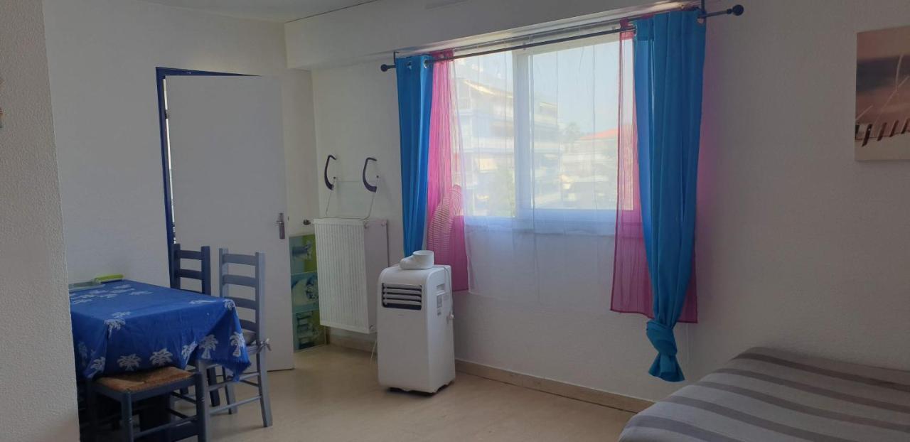 Studios à Golfe juan Esterno foto